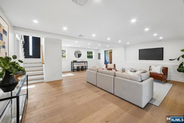 3 Marlo Road, Livingston, NJ 07039