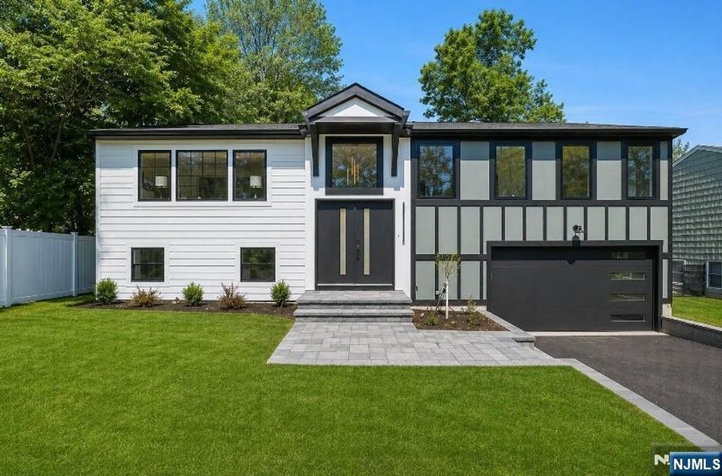3 Marlo Road, Livingston, NJ 07039
