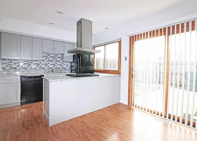 1723 Sessions Walk, Hoffman Estates, IL 60195