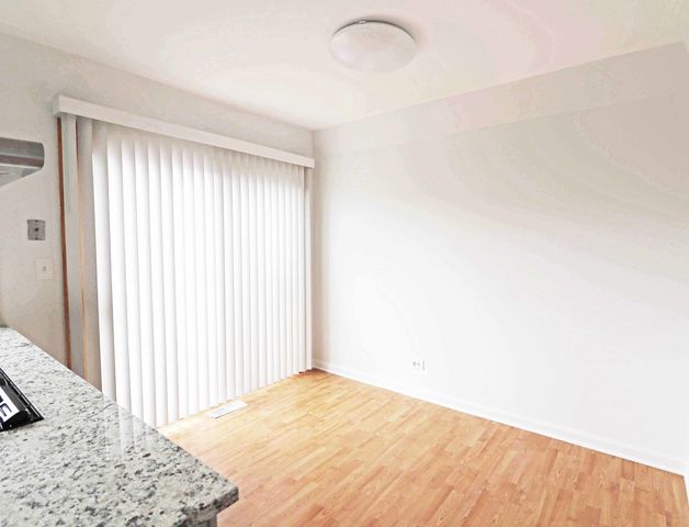1723 Sessions Walk, Hoffman Estates, IL 60195