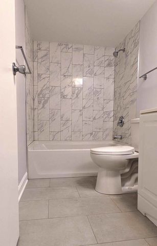 1723 Sessions Walk, Hoffman Estates, IL 60195