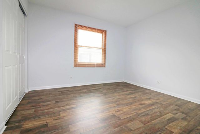 1723 Sessions Walk, Hoffman Estates, IL 60195
