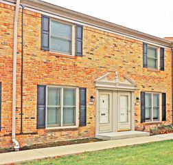 1723 Sessions Walk, Hoffman Estates, IL 60195