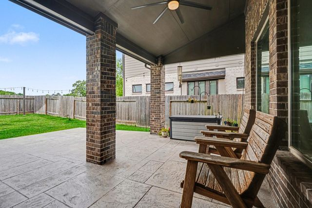 94 Dorado Drive, Friendswood, TX 77546