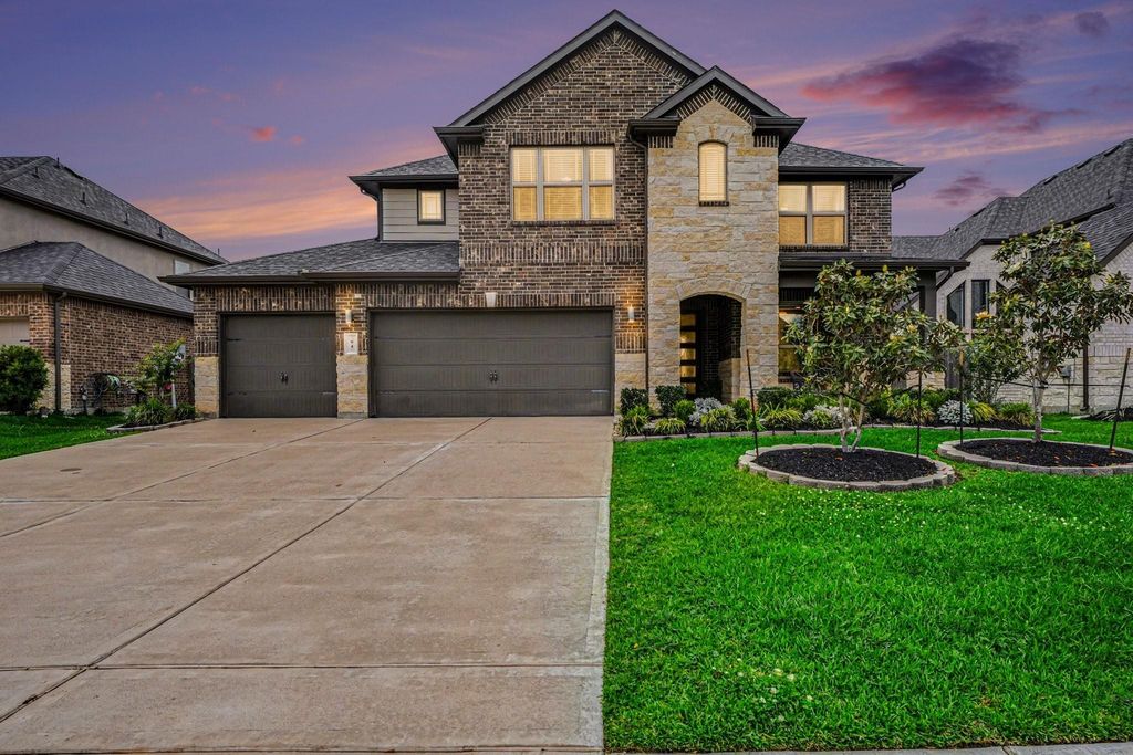 94 Dorado Drive, Friendswood, TX 77546
