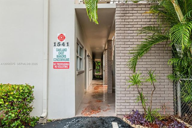 1541 NE 34th Court 104, Oakland Park, FL 33334