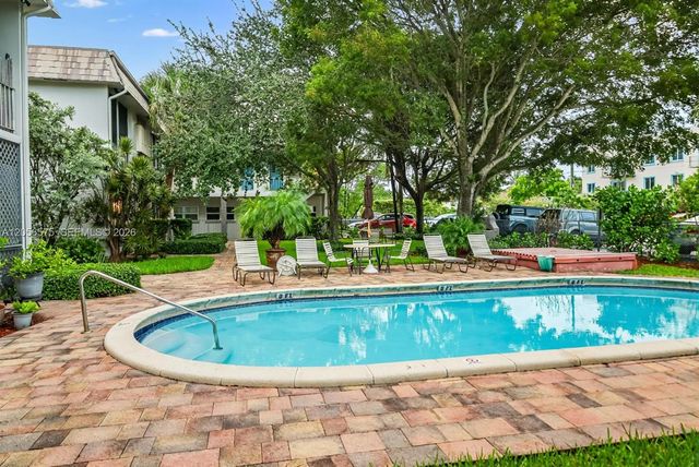 1541 NE 34th Court 104, Oakland Park, FL 33334