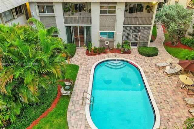 1541 NE 34th Court 104, Oakland Park, FL 33334