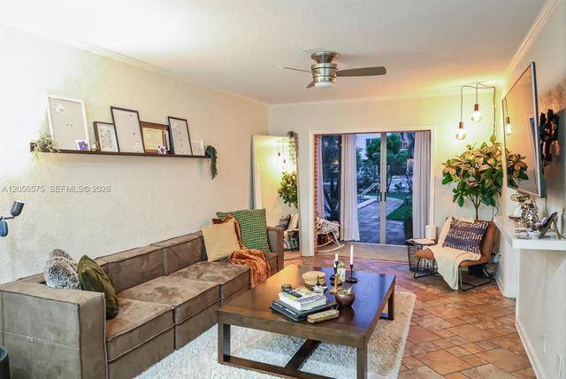 1541 NE 34th Court 104, Oakland Park, FL 33334