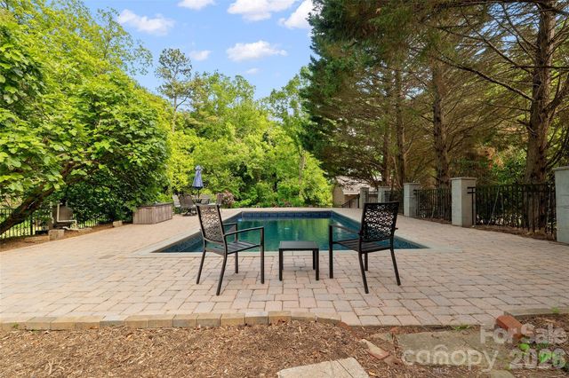 602 N Main Street, Davidson, NC 28036