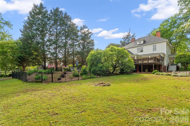 602 N Main Street, Davidson, NC 28036