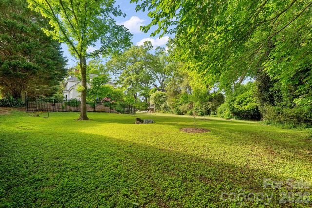602 N Main Street, Davidson, NC 28036