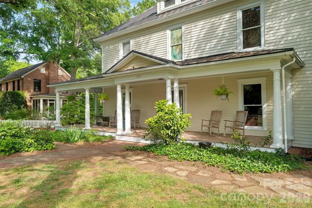 602 N Main Street, Davidson, NC 28036