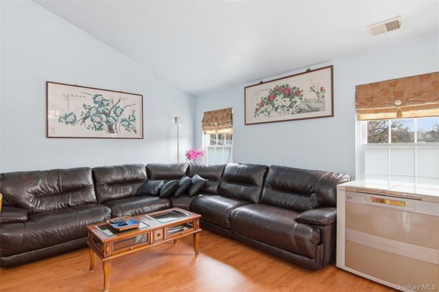 11 Royal Drive, Coram, NY 11727