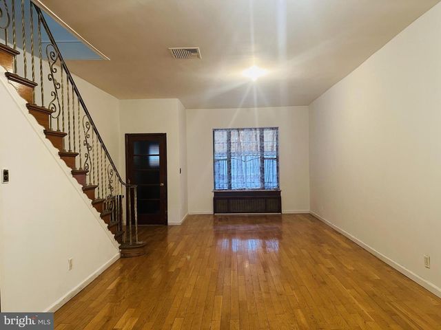 2305 S 9TH ST, Philadelphia, PA 19148