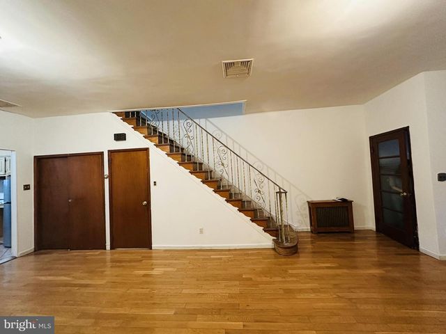 2305 S 9TH ST, Philadelphia, PA 19148