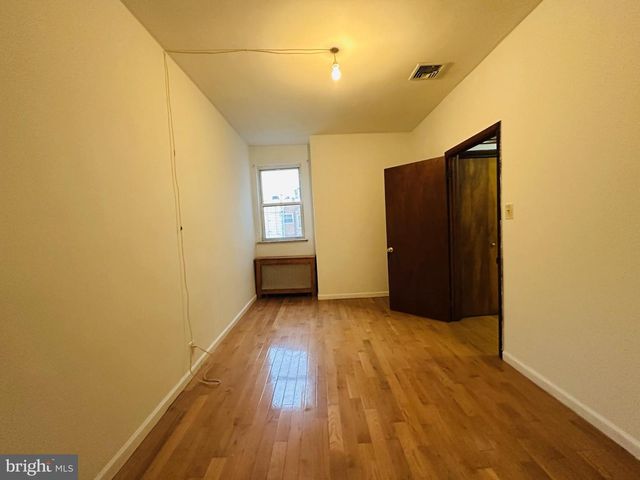 2305 S 9TH ST, Philadelphia, PA 19148