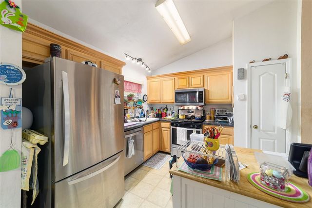 102 WHIRLWIND WAY, Hawthorne, FL 32640