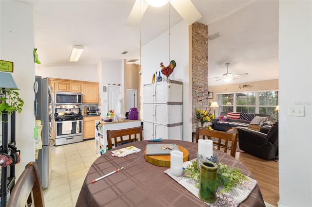 102 WHIRLWIND WAY, Hawthorne, FL 32640