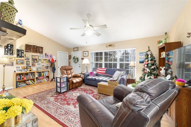 102 WHIRLWIND WAY, Hawthorne, FL 32640