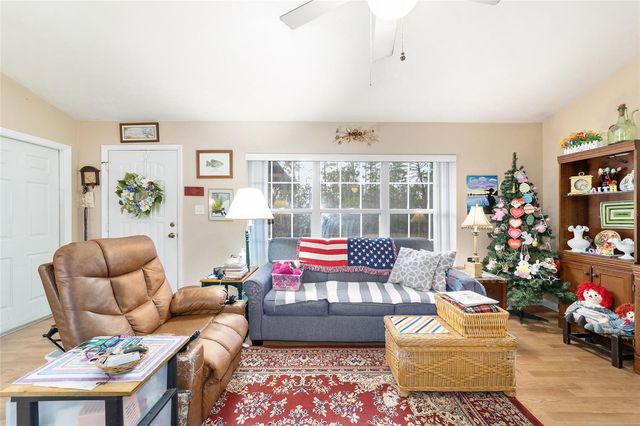 102 WHIRLWIND WAY, Hawthorne, FL 32640