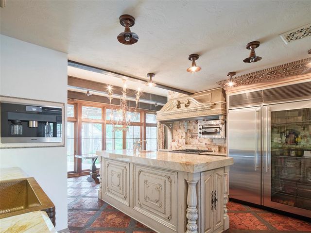 1102 Huntington Avenue, Nichols Hills, OK 73116