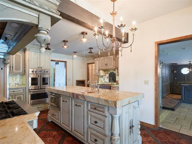 1102 Huntington Avenue, Nichols Hills, OK 73116