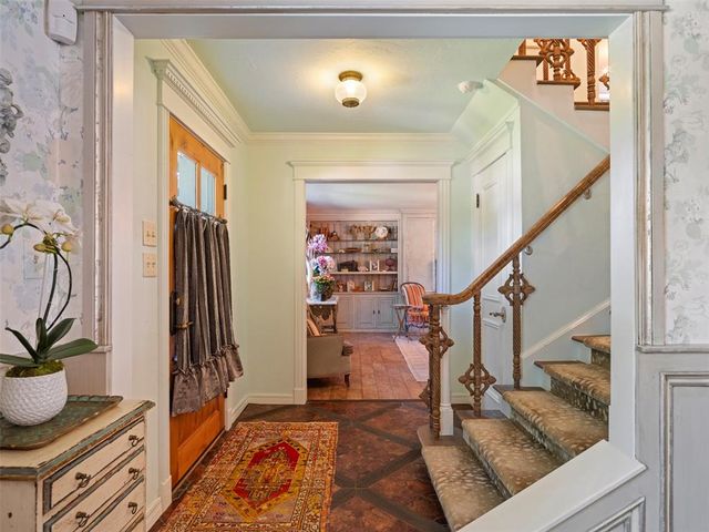 1102 Huntington Avenue, Nichols Hills, OK 73116