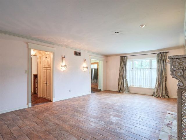 1102 Huntington Avenue, Nichols Hills, OK 73116