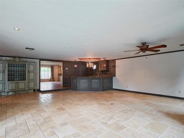 1102 Huntington Avenue, Nichols Hills, OK 73116