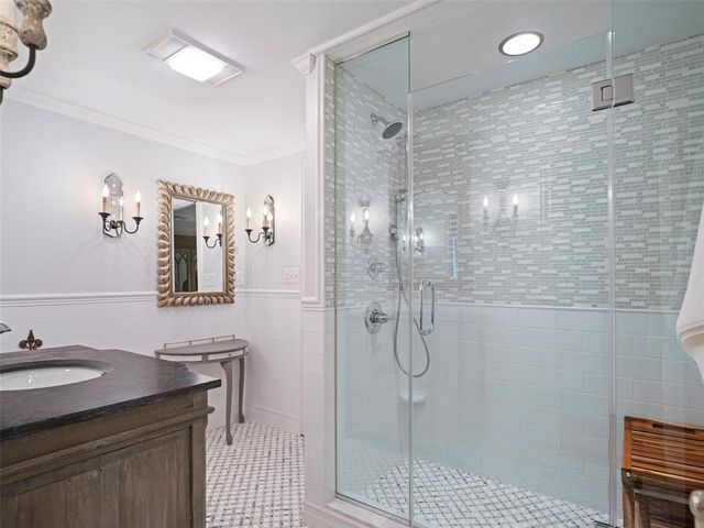 1102 Huntington Avenue, Nichols Hills, OK 73116