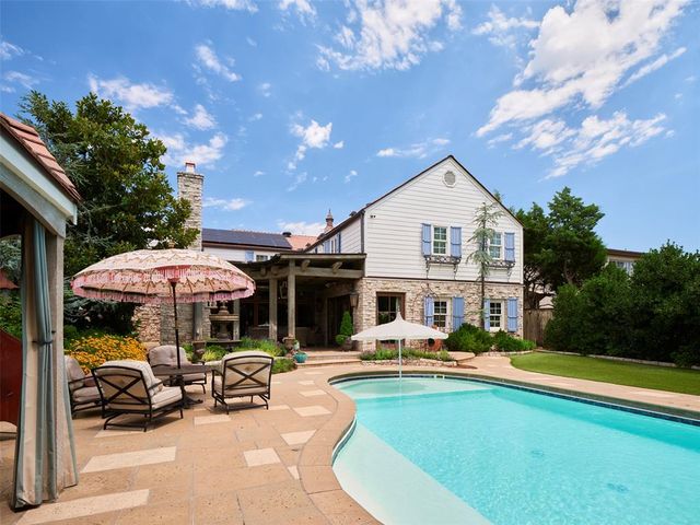 1102 Huntington Avenue, Nichols Hills, OK 73116