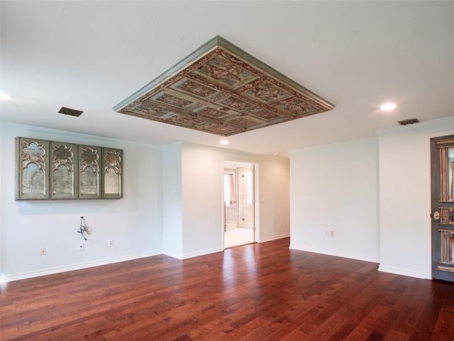 1102 Huntington Avenue, Nichols Hills, OK 73116