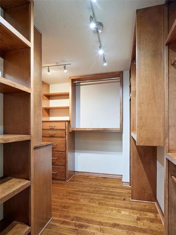 1102 Huntington Avenue, Nichols Hills, OK 73116