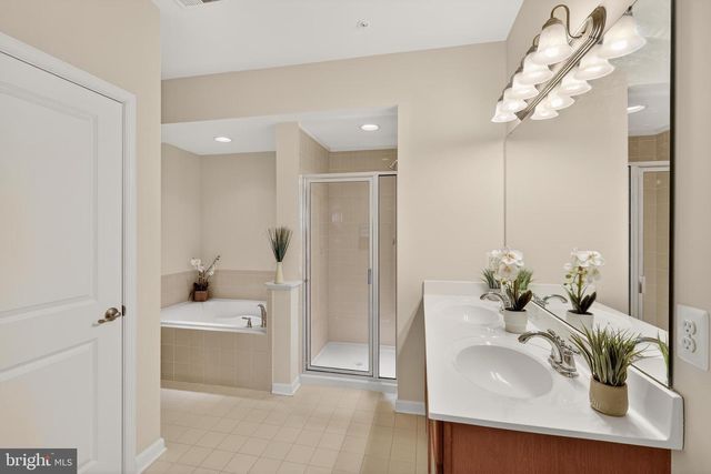 6932 KONA DR, Gainesville, VA 20155