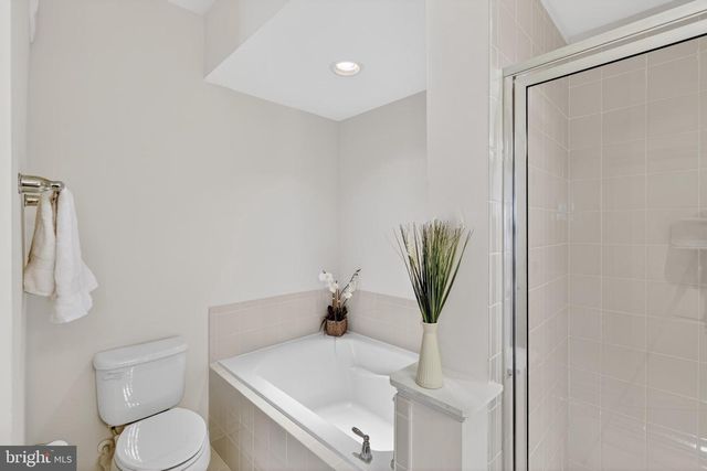 6932 KONA DR, Gainesville, VA 20155