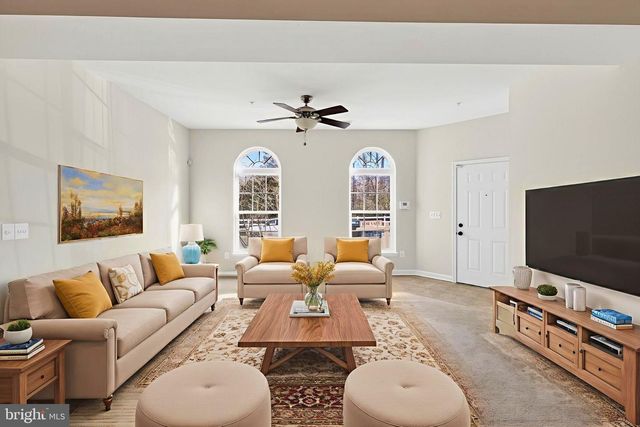 6932 KONA DR, Gainesville, VA 20155