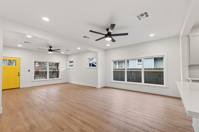 4413 Roseland Street, Houston, TX 77006