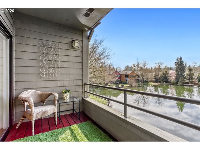 17011 Sw VERSAILLES Ln, Portland, OR 97224