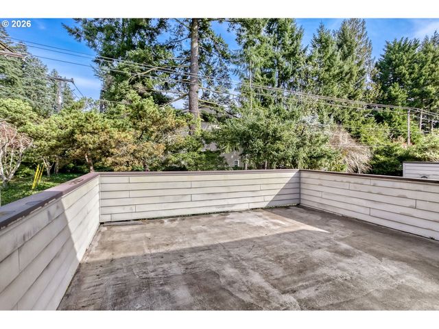 17011 Sw VERSAILLES Ln, Portland, OR 97224