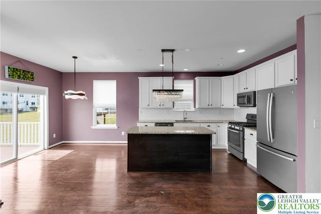 4643 Woodbrush Way, Upper Macungie Twp, PA 18104