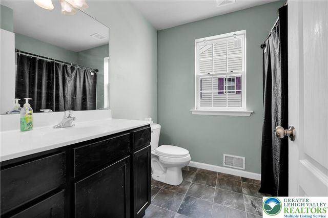 4643 Woodbrush Way, Upper Macungie Twp, PA 18104