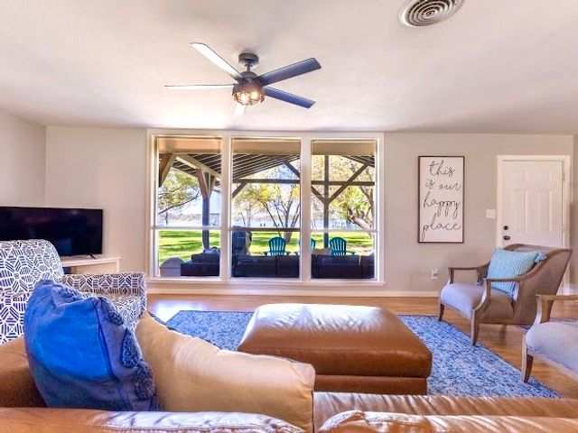 1957 Deer Trail Road, Possum Kingdom Lake, TX 76449