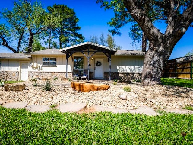 1957 Deer Trail Road, Possum Kingdom Lake, TX 76449
