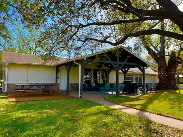 1957 Deer Trail Road, Possum Kingdom Lake, TX 76449