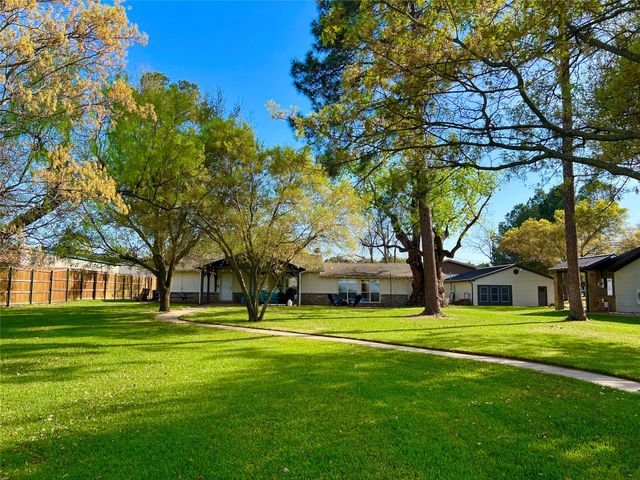 1957 Deer Trail Road, Possum Kingdom Lake, TX 76449