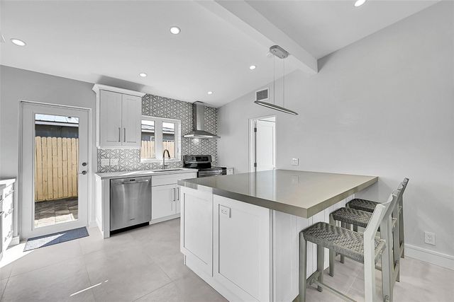 441 SE 14th Avenue, Pompano Beach, FL 33060