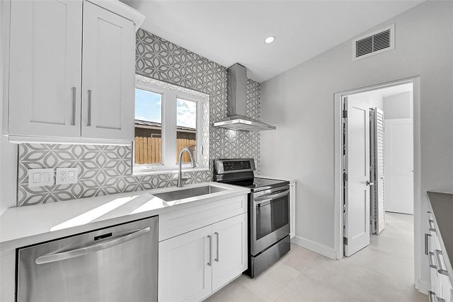 441 SE 14th Avenue, Pompano Beach, FL 33060