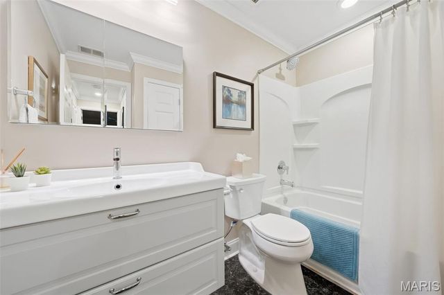950 E Rue De La Banque 314, St Louis, MO 63141