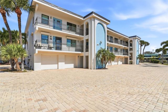 11901 LAGOON LANE 303, Treasure Island, FL 33706